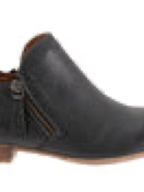 Bueno Men's Black Chukka Boot with Brown Accents